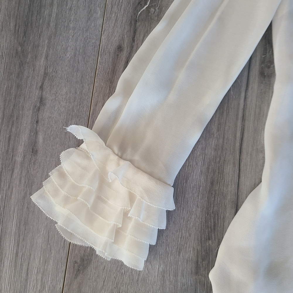 BEBE WHITE RUFFLE BUTTON UP TOP - Picture 3 of 9